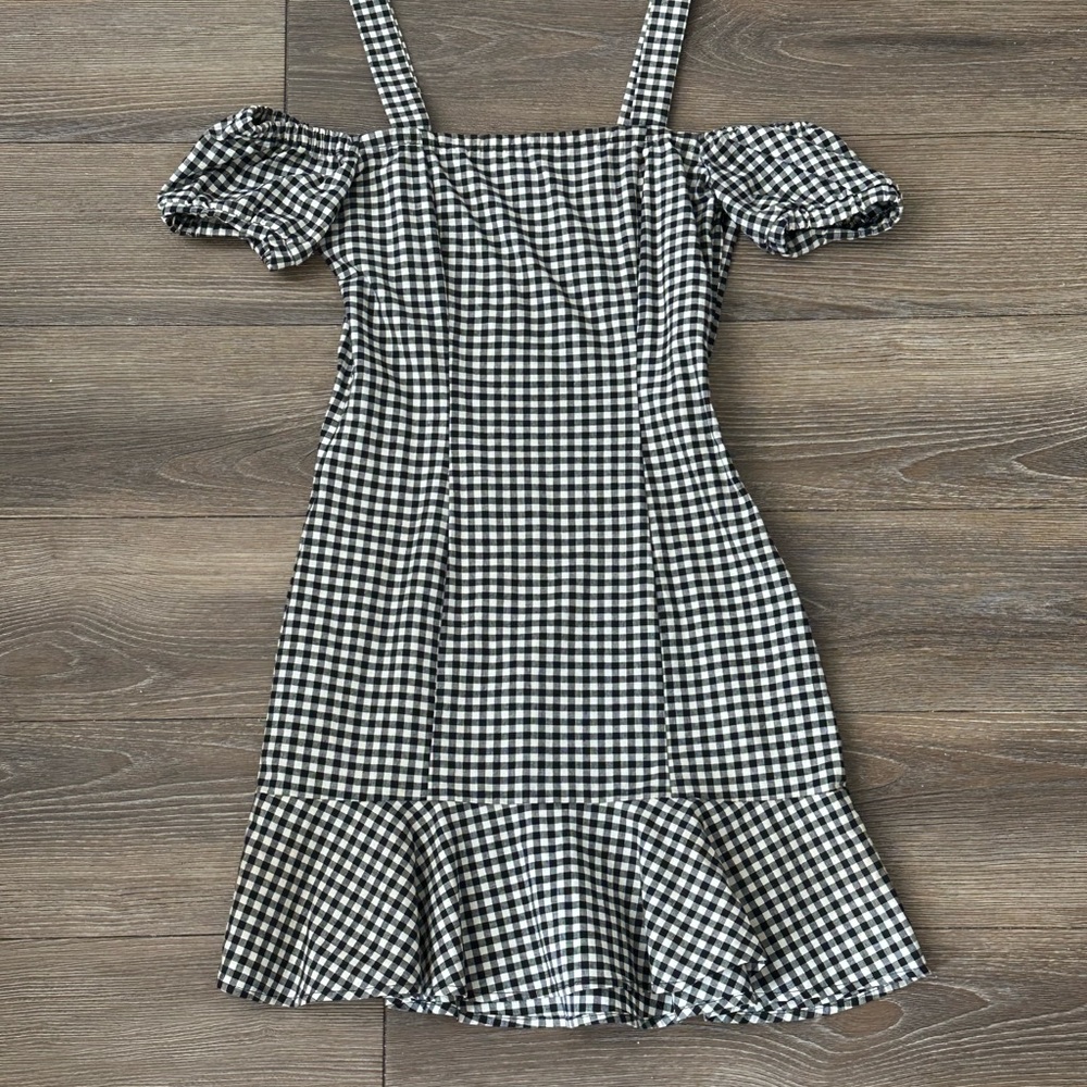 H&M Black and White Off the Shoulder Minidress - Picture 2 of 4